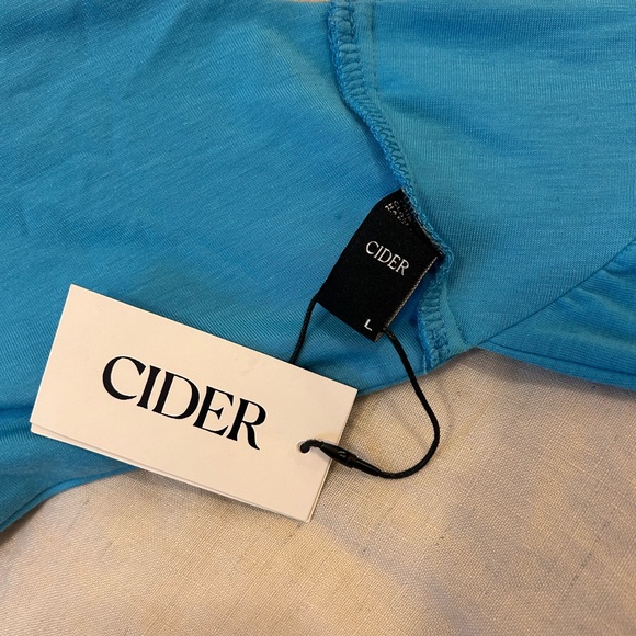 NWT Cider Women’s Blue Tie-Back Crop Top size large - Picture 2 of 3